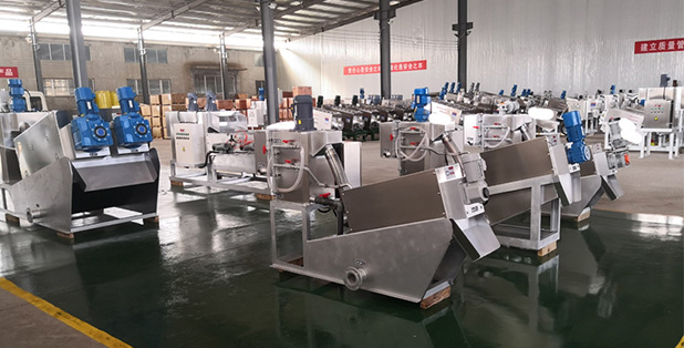 午夜2：17，無(wú)人車(chē)間突然亮起一盞燈